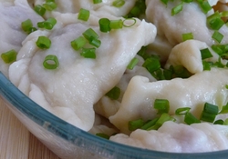 Рецепт: Вареники с мясным фаршем и сырым картофелем