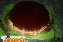 Шаг 11: Верхний последний коржа можно полить …