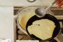 Шаг 4: Смажьте сковородку, используя кисточку, смоченную …