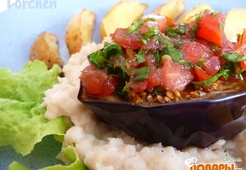 Баклажаны с фасолевым пюре и картофелем