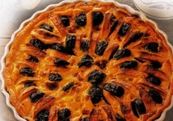 Рецепт: Пирог из яблок и чернослива 