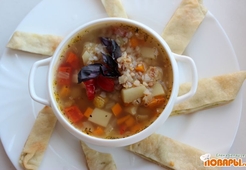 Гречневый суп с овощами и томатной пастой