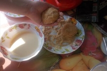 Шаг 2: Сформируйте небольшие тефтели, обваляйте в …