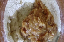 Шаг 2: В кофемолке раскрошить хлопья в …