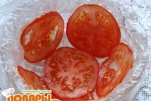 Шаг 1: Выстелить салатницу пищевой пленкой. Выложить …