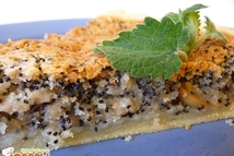 Шаг 3: Соединить мак, натертые груши, манку, …