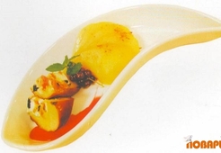 Груша в апельсиновом соке с корицей