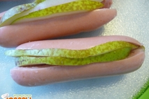 Шаг 2: Грушу разрезать пополам, очистить от …