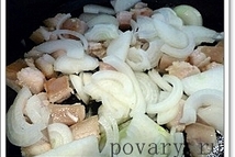 Шаг 1: Сало режем мелкими кубиками и …