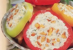 Сладкий перец, фаршированный брынзой и орехами