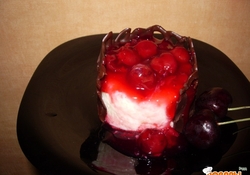 Рецепт: Суфле из кефира с вишней