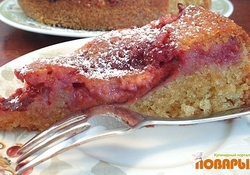 Рецепт: Сливовый пирог с кардамоном