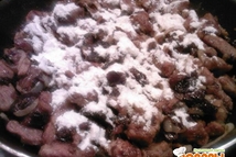 Шаг 3: Минут через 5 добавить лук, …