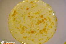 Шаг 2: Желтки перемешиваем с сахаром и …