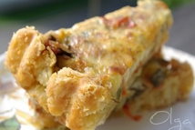 Шаг 3: Сыр натереть, добавить яйца и …