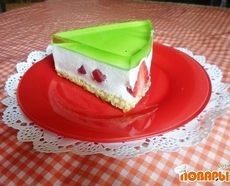 Суфлейно-желейный тортик "Первая клубничка"