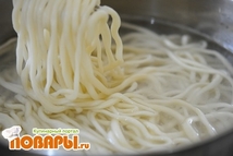 Шаг 5: В отдельной кастрюле доведем воду …