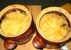 Рецепт: Рыба с грибами запеченная в горшочках