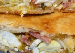 Рецепт: Пирог с ветчиной, яйцом и сыром