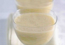 Рецепт: Смуфи с хурмой и бананом