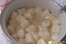 Шаг 3: Высыпаем в пудинг машмелоу и …