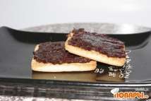 Шаг 2: Перемешать муку, какао-порошок и сахар. …