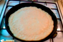 Шаг 4: Берем форму для выпекания и …