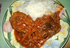 Минтай, тушеный в томатном соусе