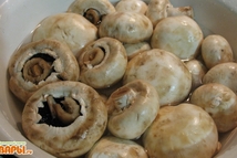 Шаг 1: Грибы (у меня шампиньоны) помыть, …