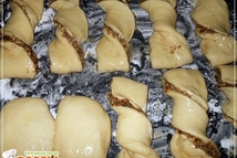 Шаг 5: Взять немного теста, раскатать в …