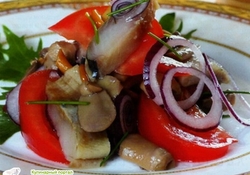 Рецепт: Римский салат из малосольной сельди  