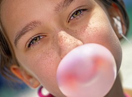 Самые распространенные мифы о жевательной резинке