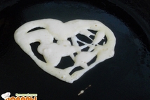 Шаг 3: и хорошо размешать. Тесто будет, …