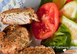 Рецепт: Медальоны из свиной вырезки в ореховой панировке