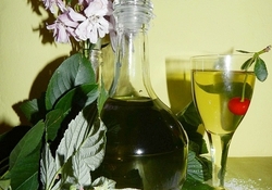 Рецепт: "Дамский" травяной ликер