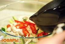 Шаг 6: Раскалить сковородку и налить в …