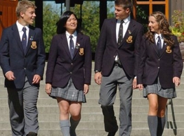 Статья: Студенткам запретили завтракать в нижнем белье