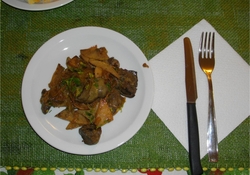 Рецепт: Печень с айвой и вином