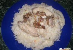 Куриные крылышки тушеные в сметане