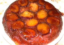 Рецепт: Перевернутый сливовый пирог