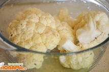 Шаг 2: Отдельно нагрейте кастрюльку с водой, …