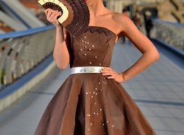 Статья: Платье из шоколада от Лорен Смит