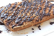 Шаг 3: Ганаш: Положить шоколад в кастрюлю, …