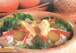 Рецепт: Салат рисовый с тунцом и оливками