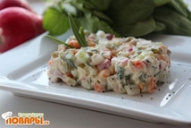 Шаг 3: Крошим мелко зелень: укроп и …