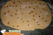 Шаг 5: Смазать немного растительным маслом и …