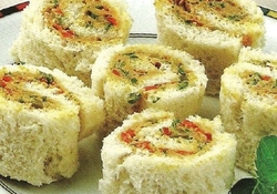 Рецепт: Канапе с ливерной колбасой