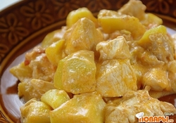 Рецепт: Куриное филе с кабачками в сливках