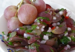 Рецепт: Сальса из красного винограда