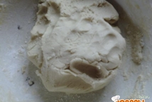 Шаг 5: замесить мягкое тесто.